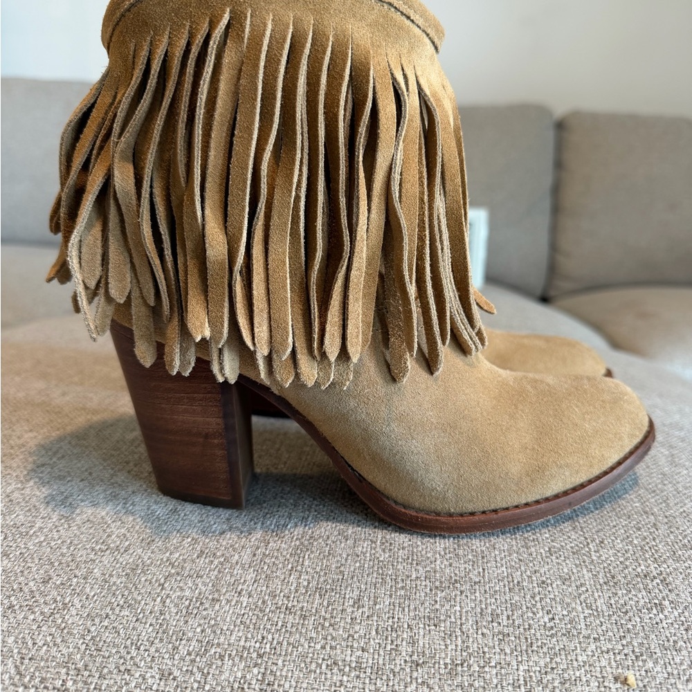 Frye Llana fringe short biscuit Suede Fringe Ankle Boots